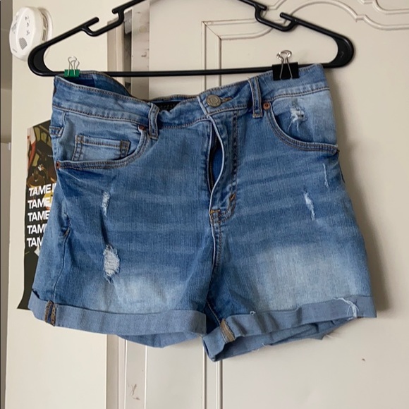 Light / Mid Wash Aeropostale Shorts - Picture 1 of 4